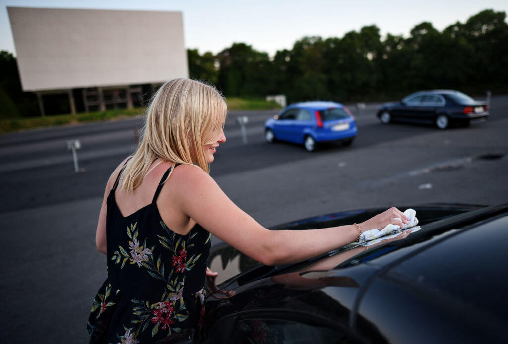 use newspaper to clean your windows