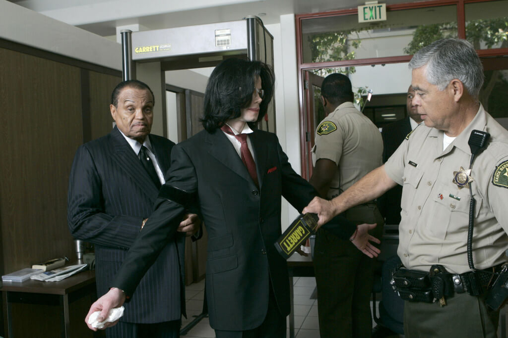 michael-jackson-trial-73217-22673.jpg