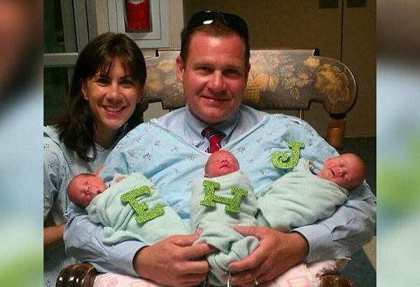 14 Padres Trillizos 19