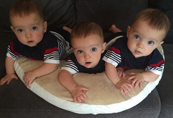 40 Trillizos Idénticos 8 40 Trillizos Idénticos 8