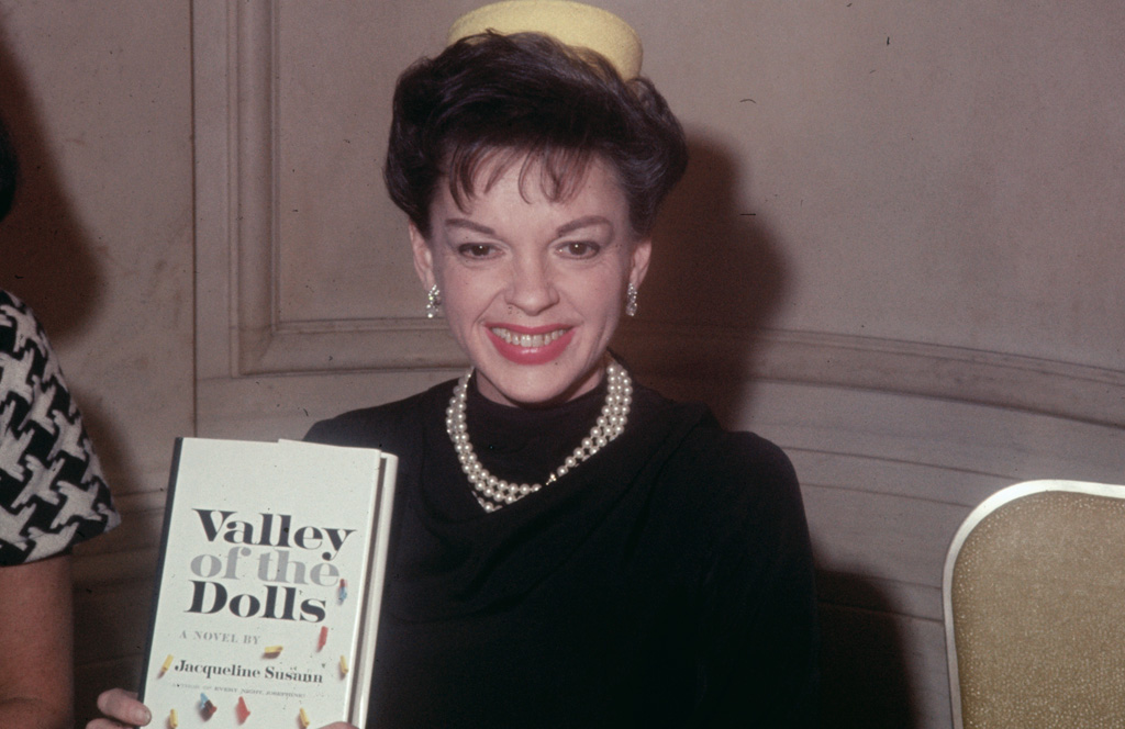 judy-garland-valley-of-the-dolls