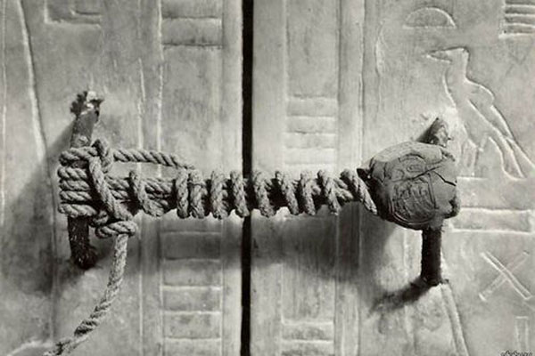 tut-seal-89581.jpg