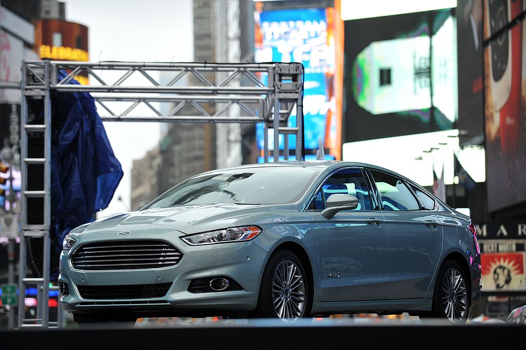 carl edwards ford fusion hybrid nascar real cars