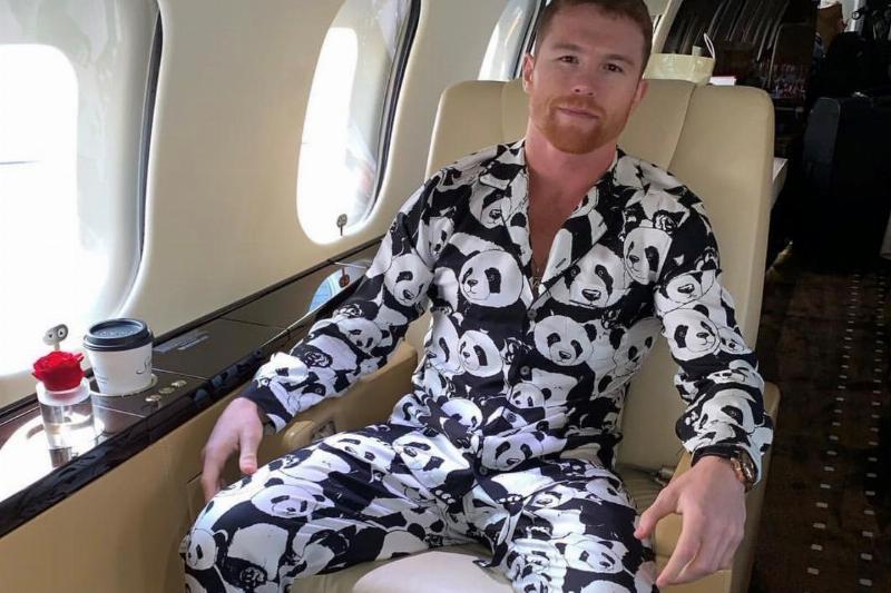 canelo-plane canelo-plane-panda-outfit