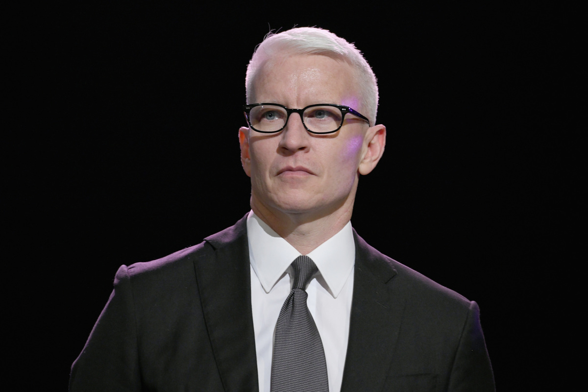 Anderson Cooper attends the Sean Penn CORE Gala benefiting the organization formerly known as J/P HRO & its life-saving work across Haiti & the world at The Wiltern on January 5, 2019 in Los Angeles, California. 