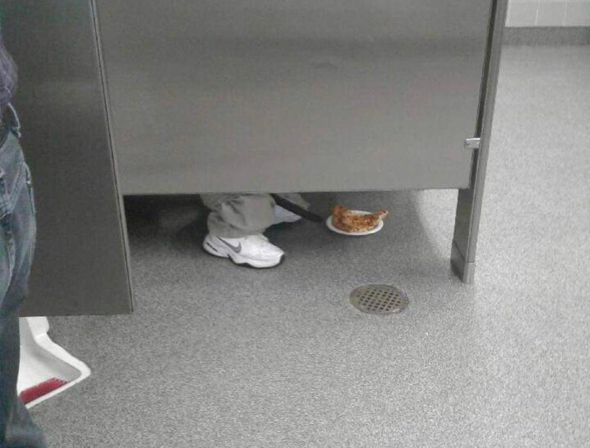 pizza while you poop