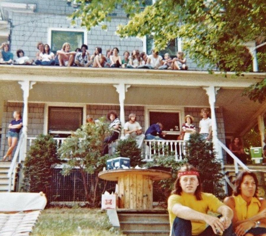 party people on the roof