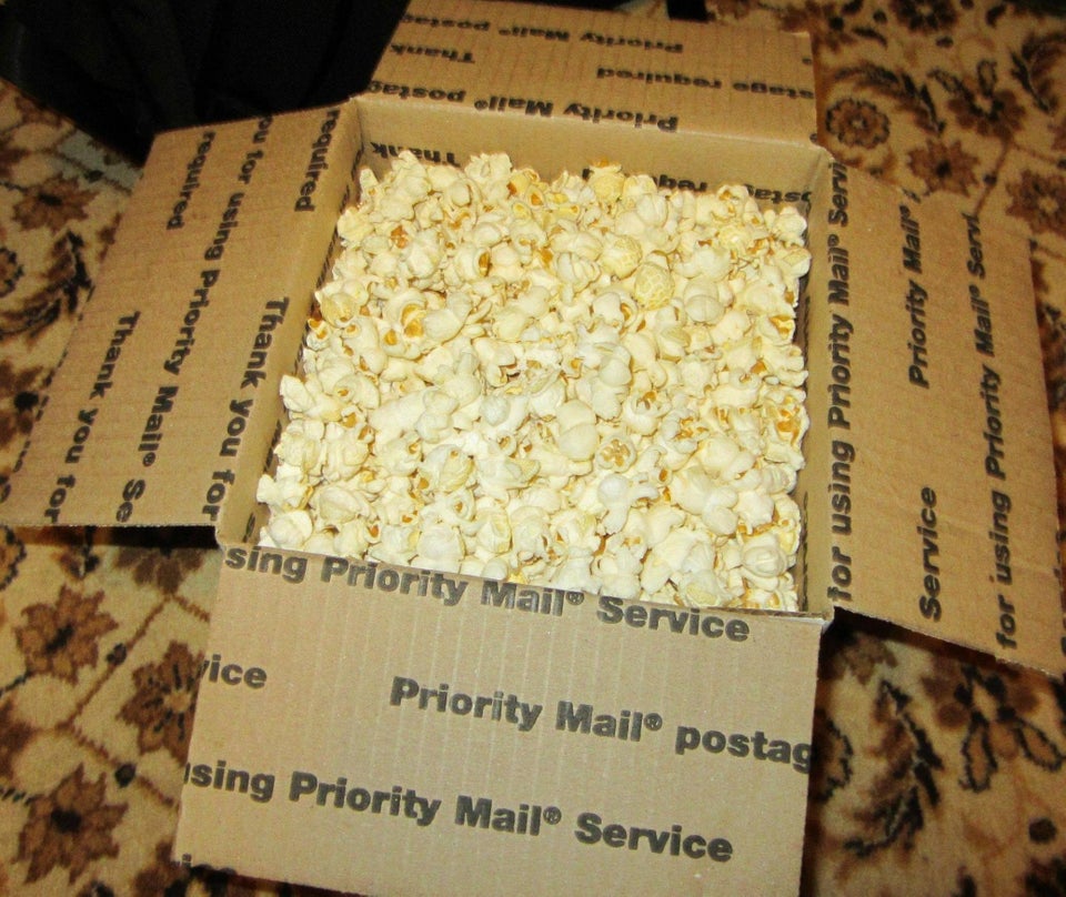 company using popcorn for packing peanuts