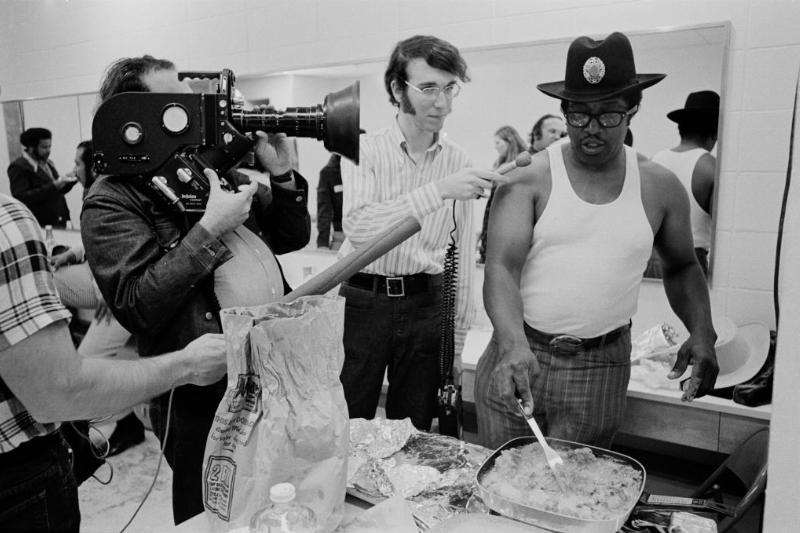 Bo Diddley frying chicken 
