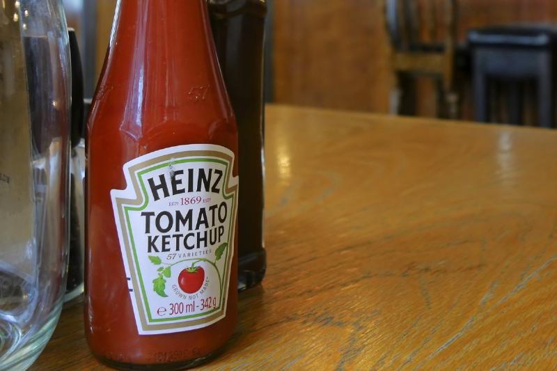 ketchup 566443095 condiments
