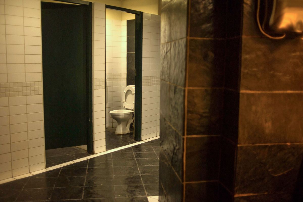 filthy bathroom