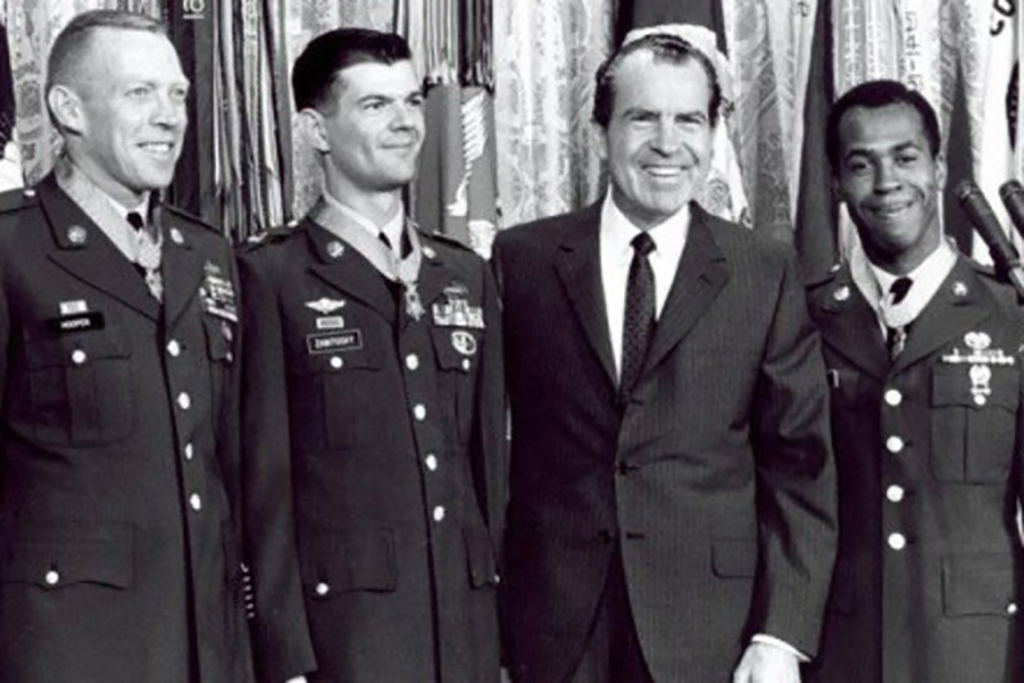 Hooper receiving the Medal of Honor 