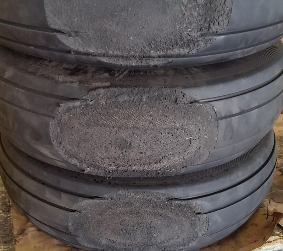 ruined tires from landing with crakes on