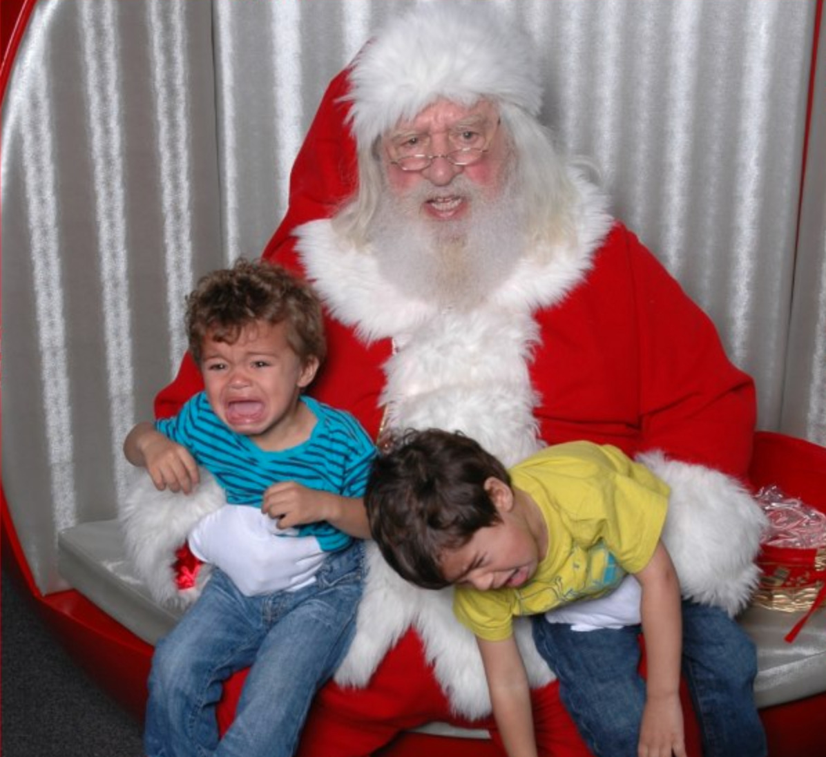 santa two boys sobbing during photo with santa