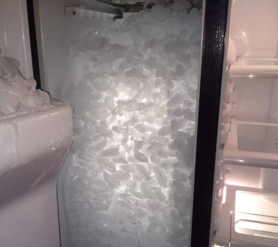 someone didn't put the ice tray back in the fridge 