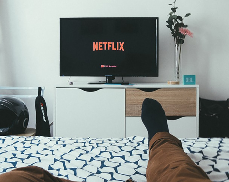 watching-Netflix-11891