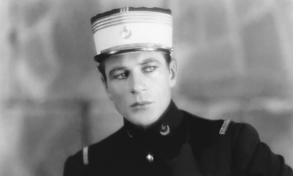 Gary Cooper dressed as a soldier 