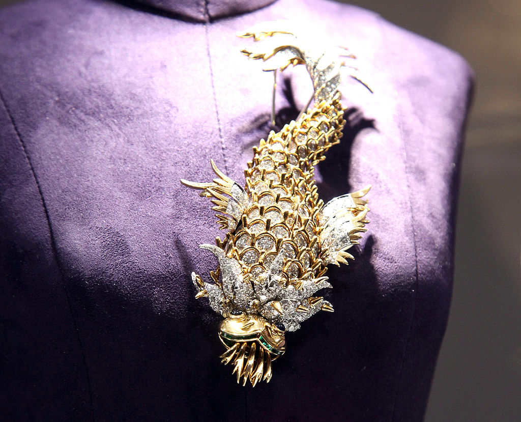 Iguana brooch