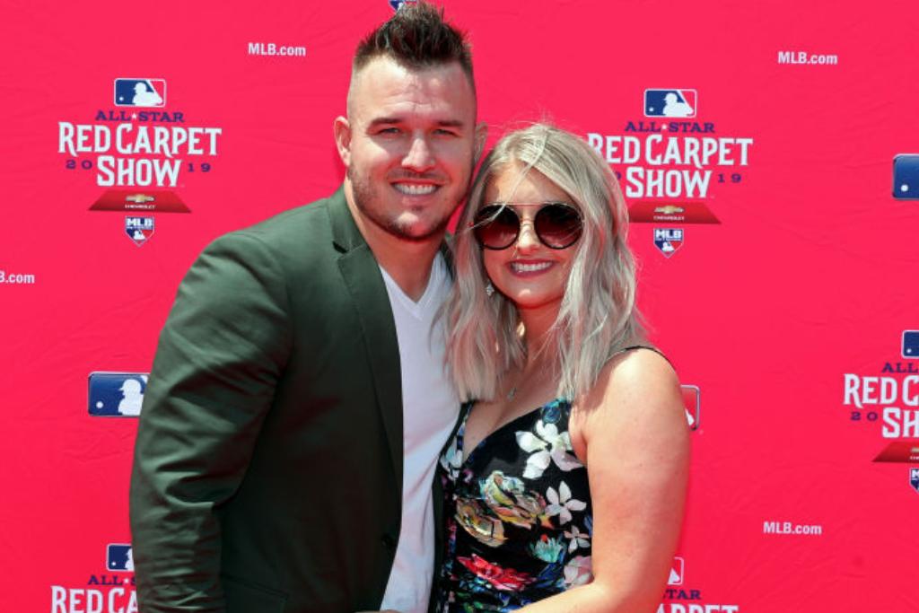mike trout jessica cox-1154806633 mike trout and his wife jessica cox