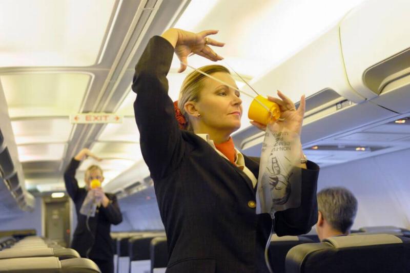 1037_40_av21094628-45973-35714