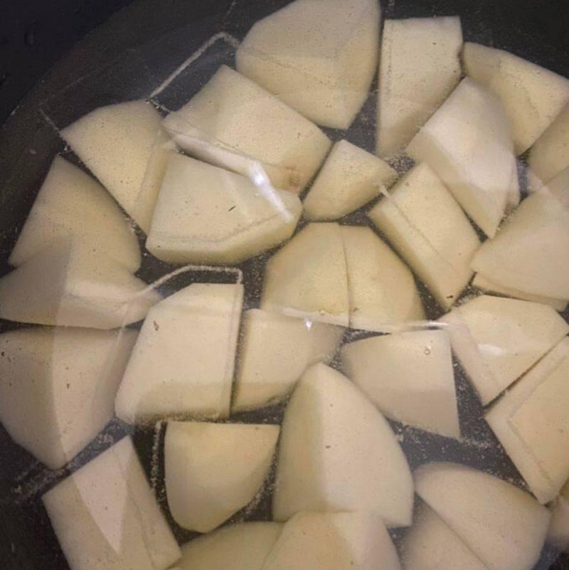 the potatoes have geometric bubbles