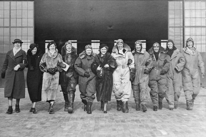 Amelia's Friends Were A Big Deal Too