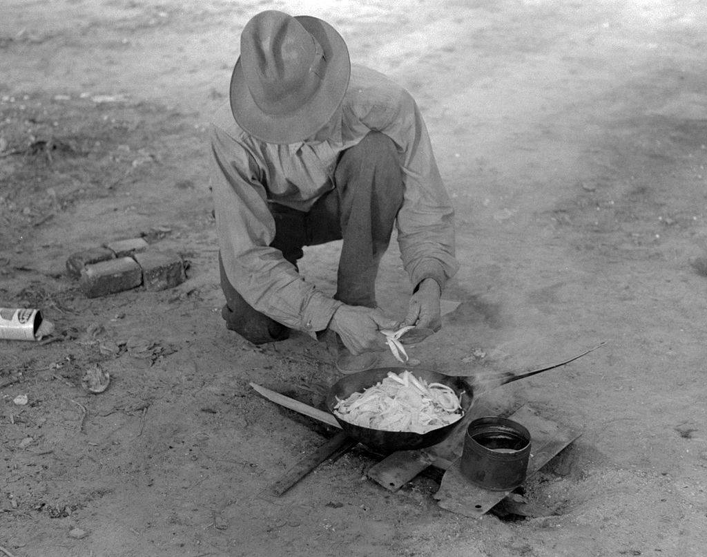 Man cutting vegetables 