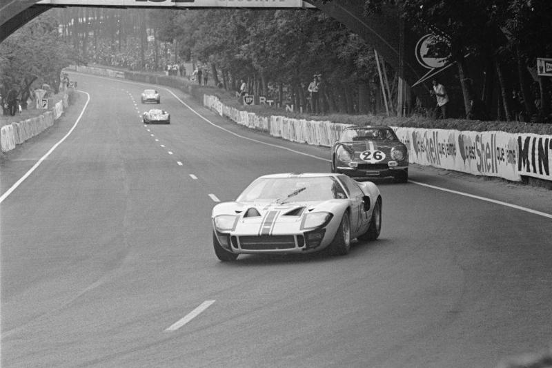 Ford in front of Ferrari 