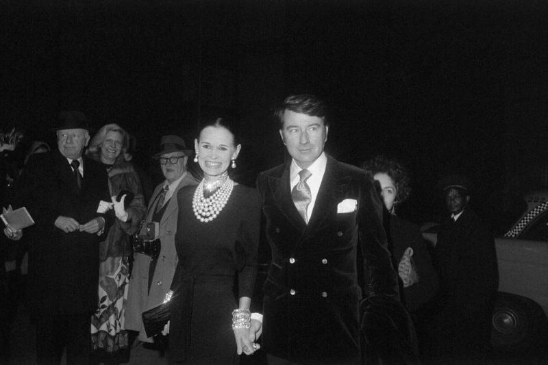 wyatt emory cooper and gloria vanderbilt holding hands
