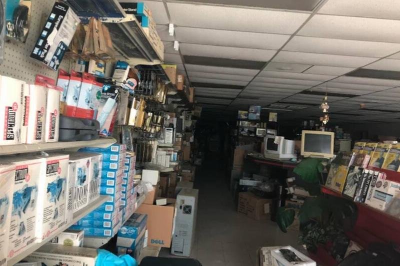 computer store from 2002