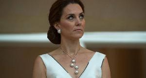 31 Royal Wedding Photos That Show The Stark Contrast Between Kate And Meghan’s Big Days