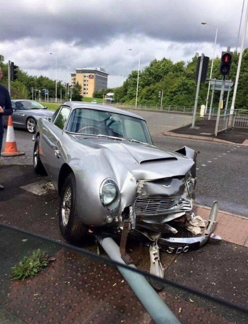 crashed aston martin