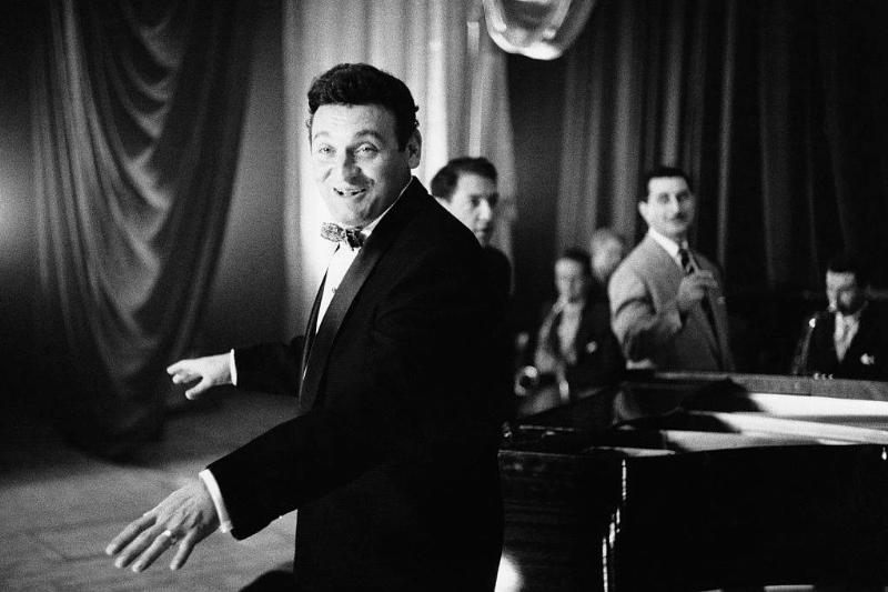 Frankie Laine singing 