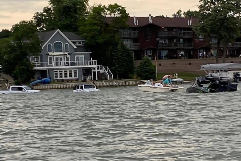 sinking boat and sinkingcars