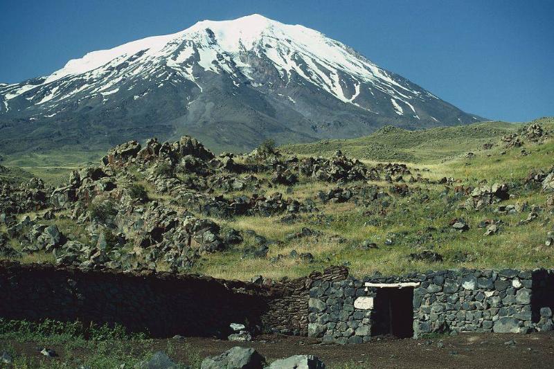 Picture of a mountain 