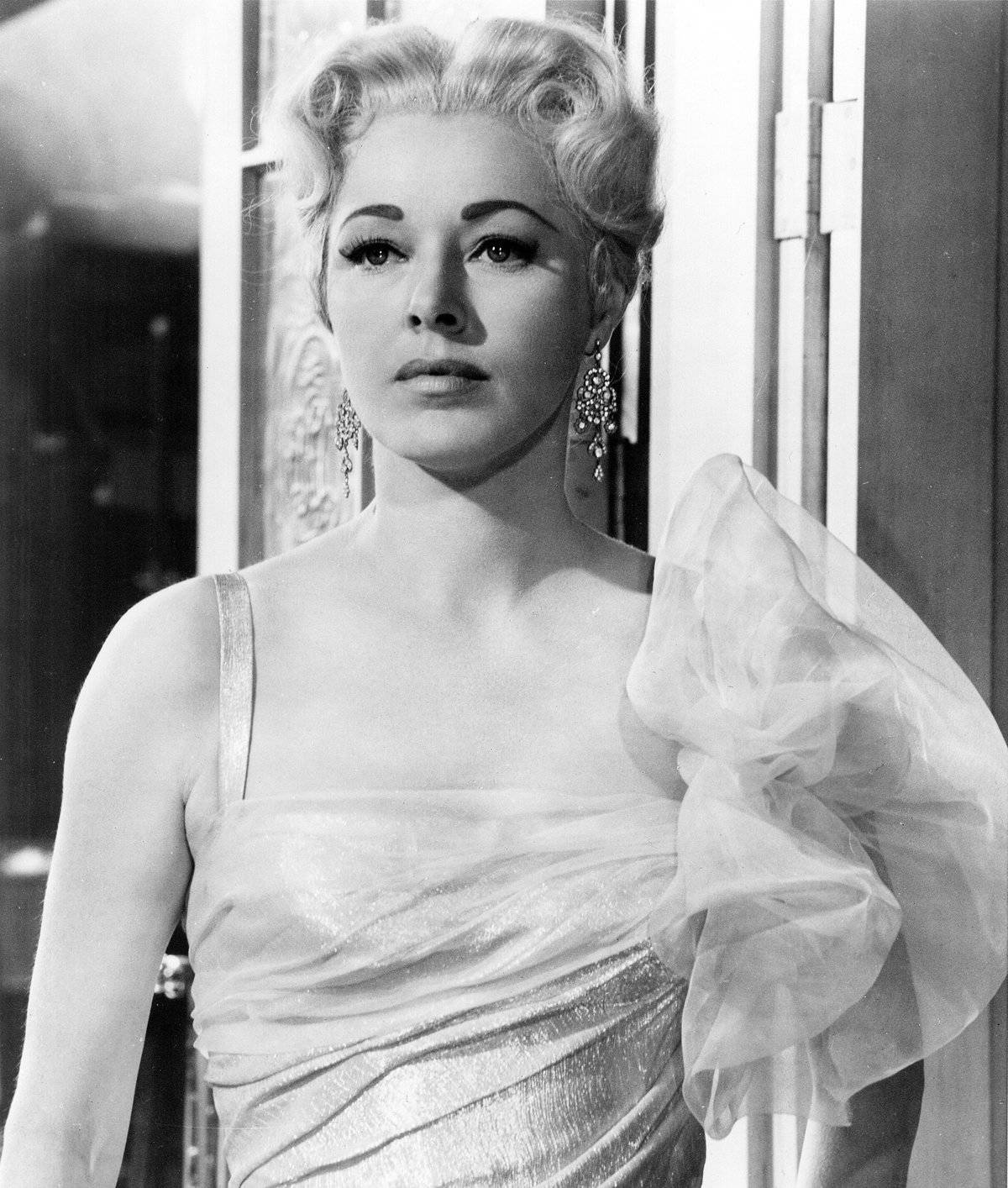 Eleanor Parker as the Baroness Von Schrader