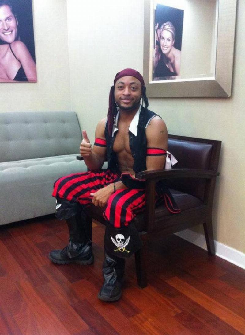 guy dressed as a pirate at the dentist 