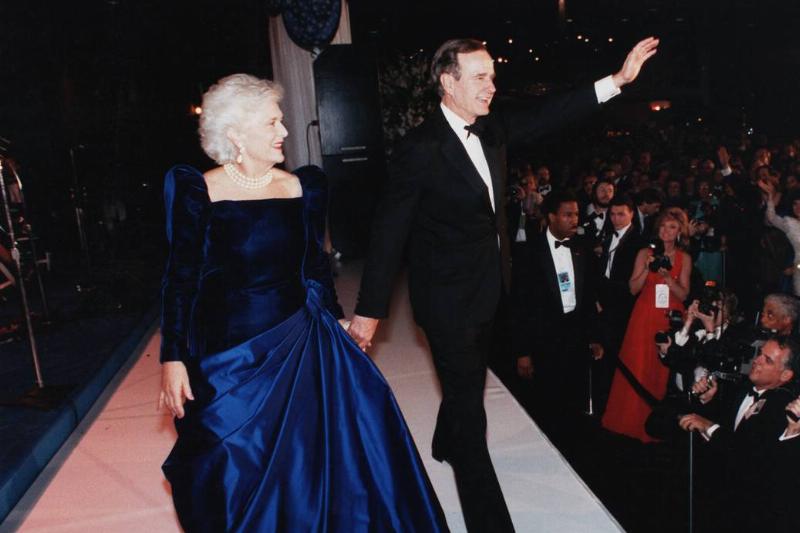 Barbara Bush - 615299208 George H.W. and Barbara Bush wave at the crowd of the 1989 inauguration.