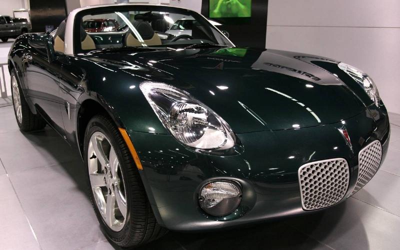 Pontiac Solstice and Saturn Sky