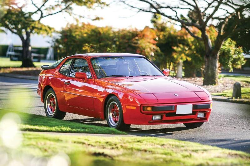 Porsche 944