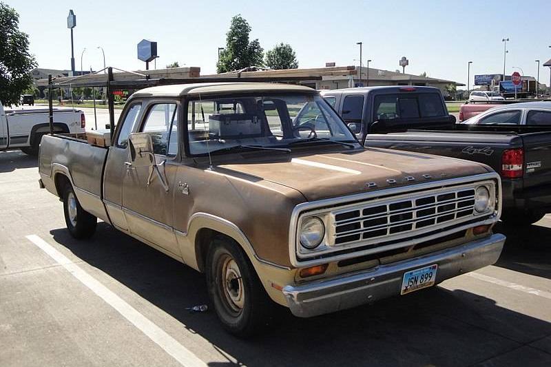 800px-Dodge_100_Club_Cab_Pick-Up_(7367251076) 800px-Dodge_100_Club_Cab_Pick-Up_(7367251076)