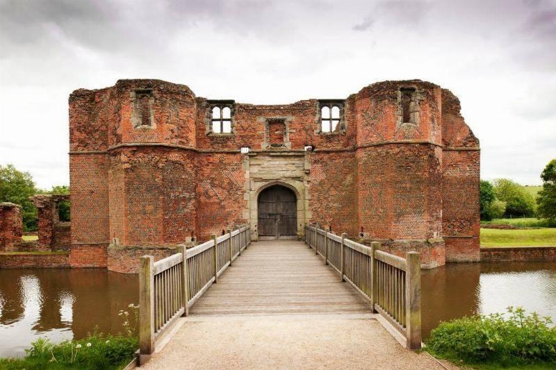Gatehouses Were Designed To Stop Enemies At The Entrance Gatehouses Were Designed To Stop Enemies At The Entrance