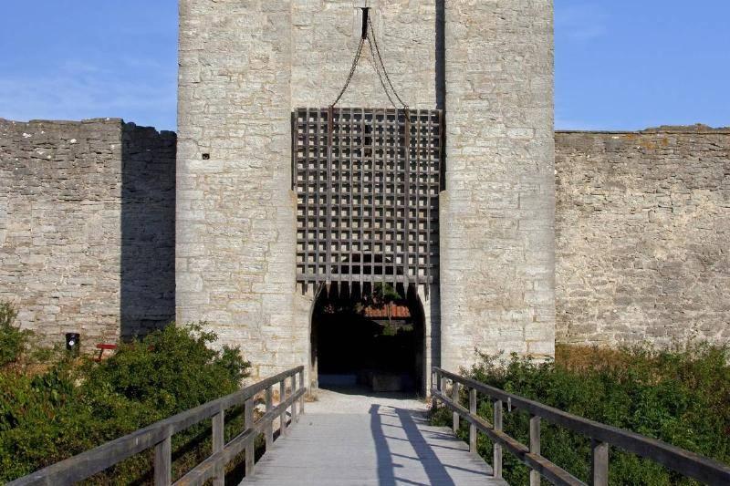 Portcullis Gates Had Sharp Points To Attack Intruders Portcullis Gates Had Sharp Points To Attack Intruders