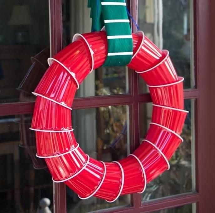 Spruce Up Your Front Door With This Solo Cup Wreath