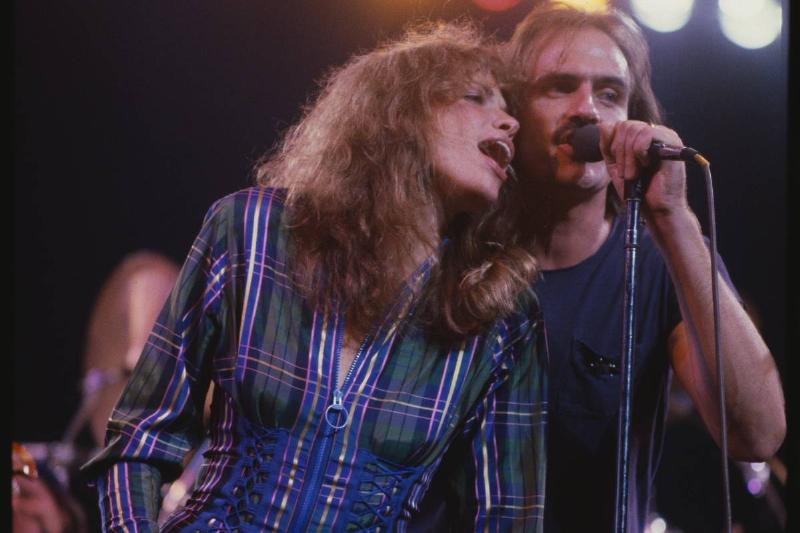 Carly Simon and James Taylor Singing Carly Simon and James Taylor Singing