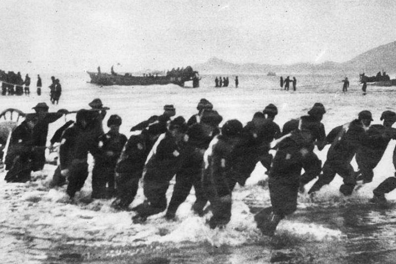 23 Sets Of Brothers Died On The USS Arizona As Did A Father & Son