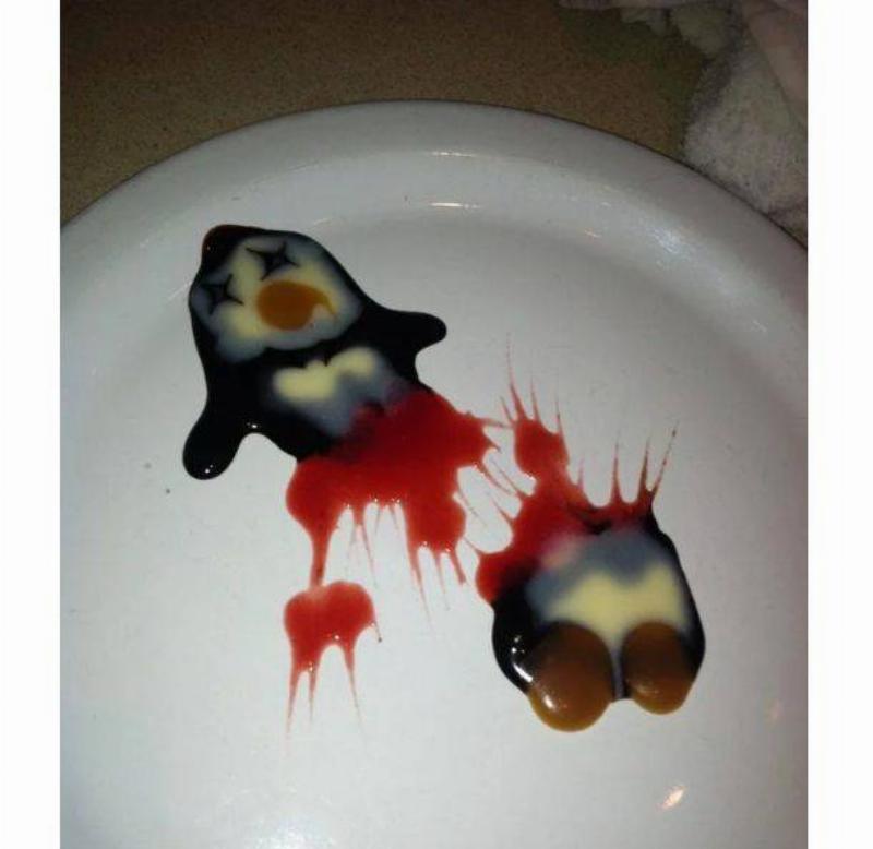 HeloMonster Reddit chocolate penguin looks like it's cut in half