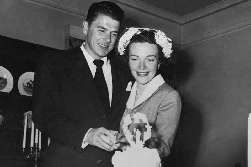 Nancy Reagan Hid A Baby Bump Under Her Wedding Gown Nancy Reagan Hid A Baby Bump Under Her Wedding Gown