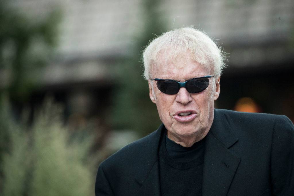 Picture of Phil Knight 