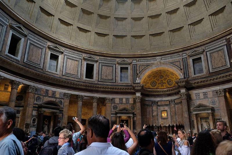 Inside the Pantheon 